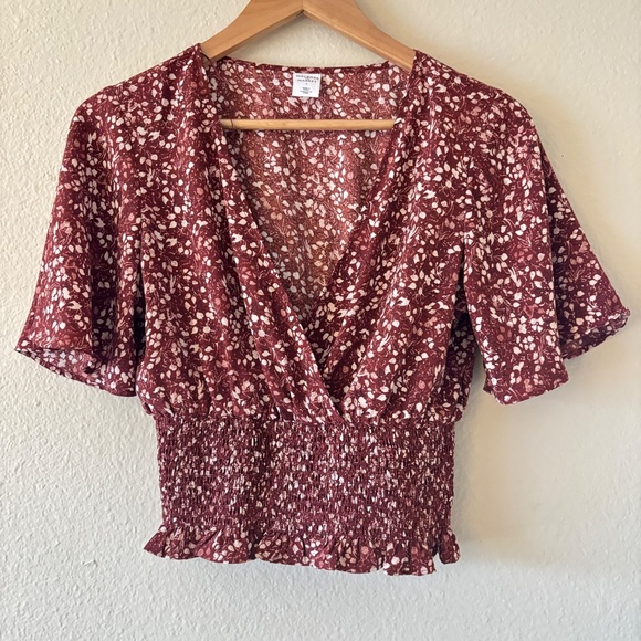 Melrose and Market V Neck Ruched Flutter Sleeve Floral Print Crop Top S - Picture 1 of 4